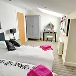 Gabriel\'S Cottage - Beautiful Cottage Nestled In The Old Town